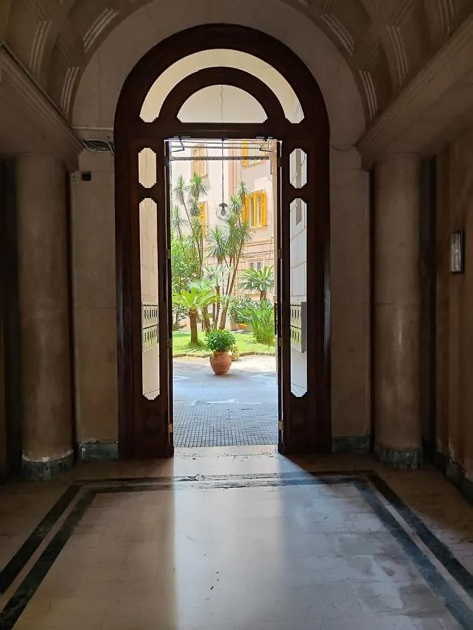 The House Of The Sunbeam Apartment Naples